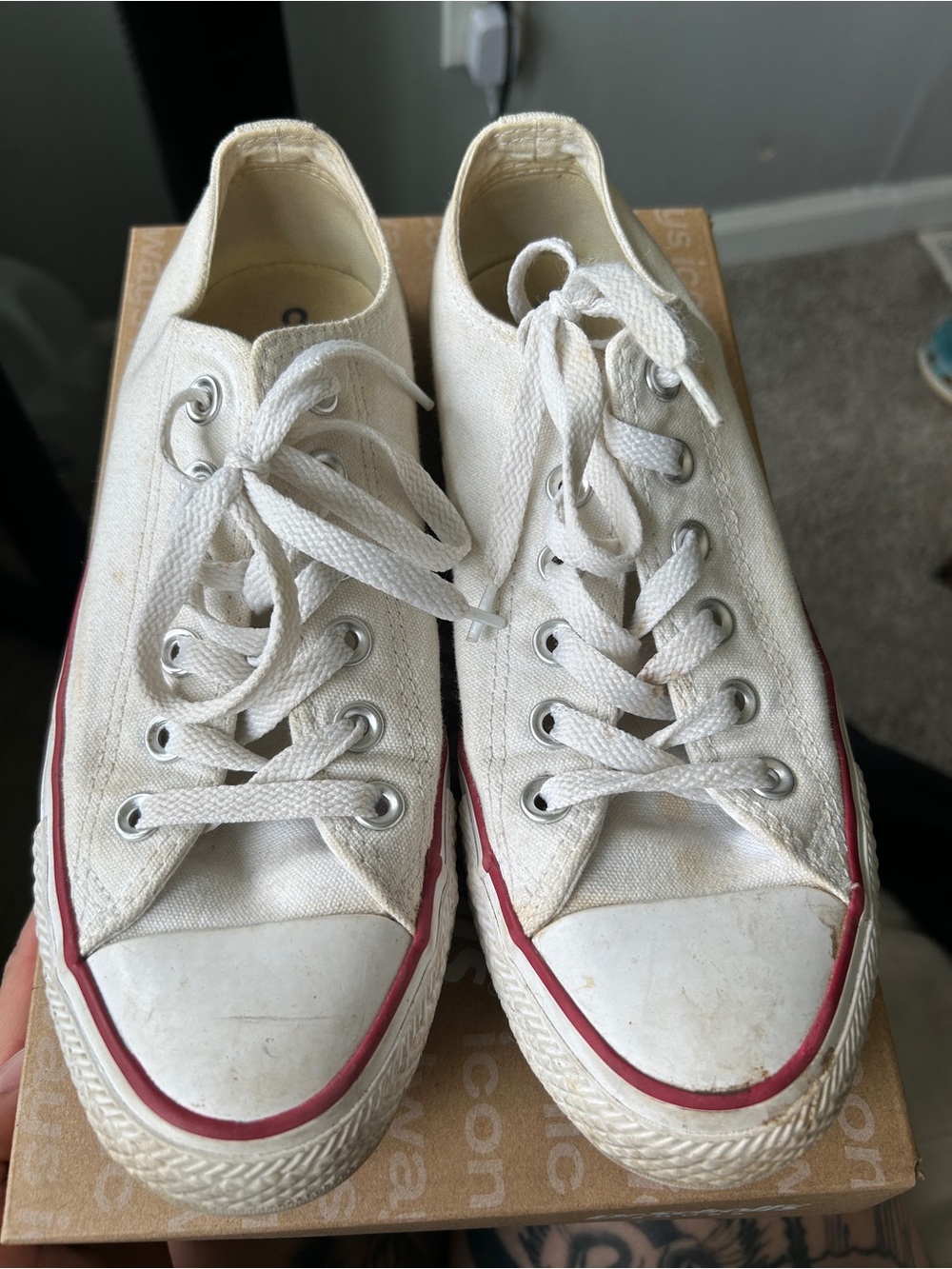 Classic White Canvas Low-Top Sneakers with Red Trim